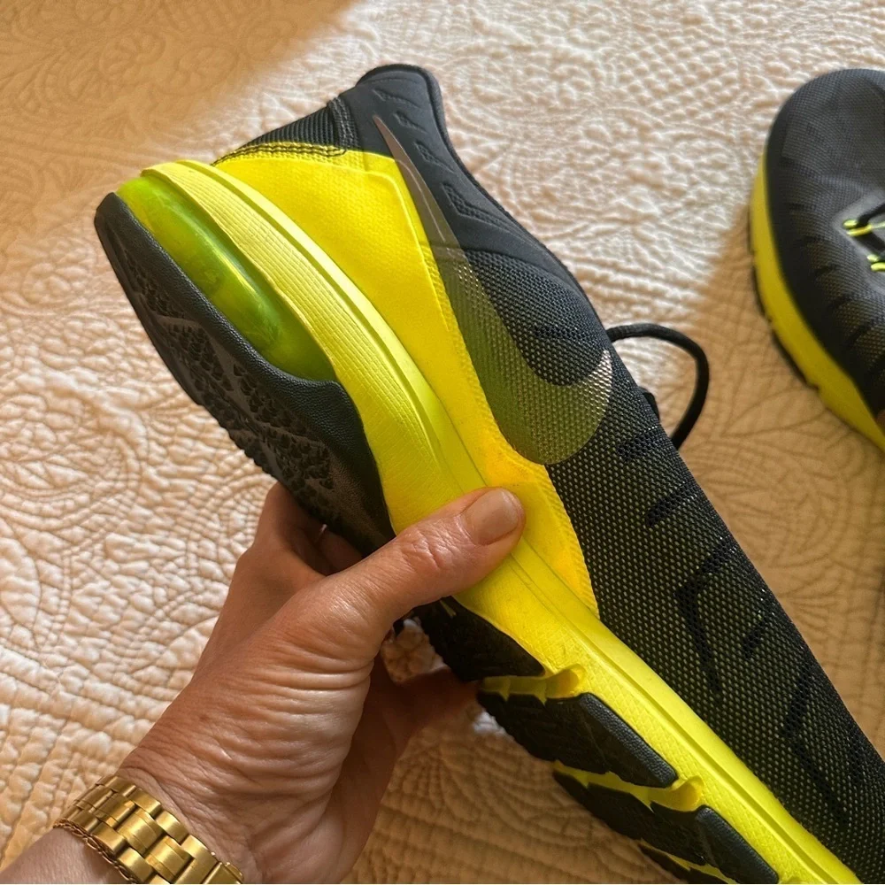 Nike Air MAX Men's Black Yellow Athletic Shoes Basketball 12.5 Running Fitness